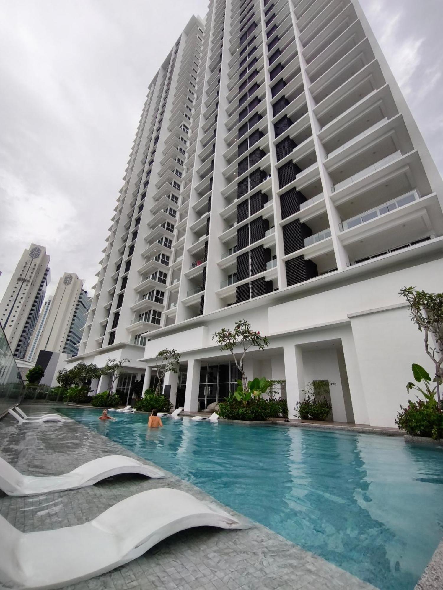 Quill Residence Suites Klcc By Moonlight Kuala Lumpur Exterior photo