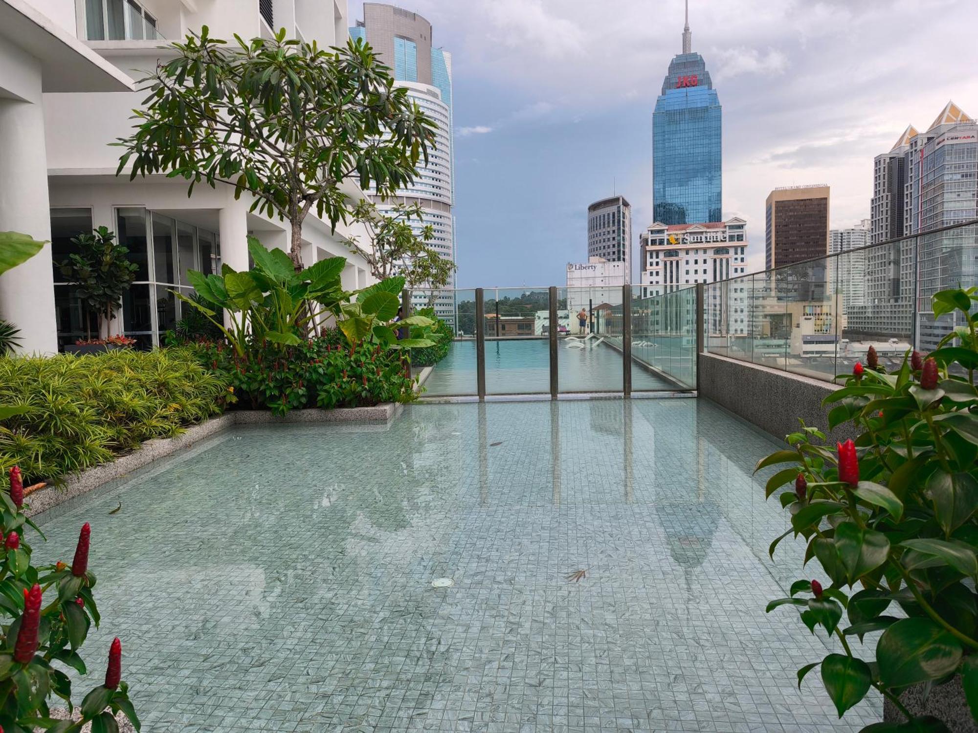 Quill Residence Suites Klcc By Moonlight Kuala Lumpur Exterior photo